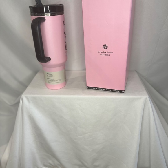 Stanley 40oz Messi GOAT Edition - Picture 4 of 5